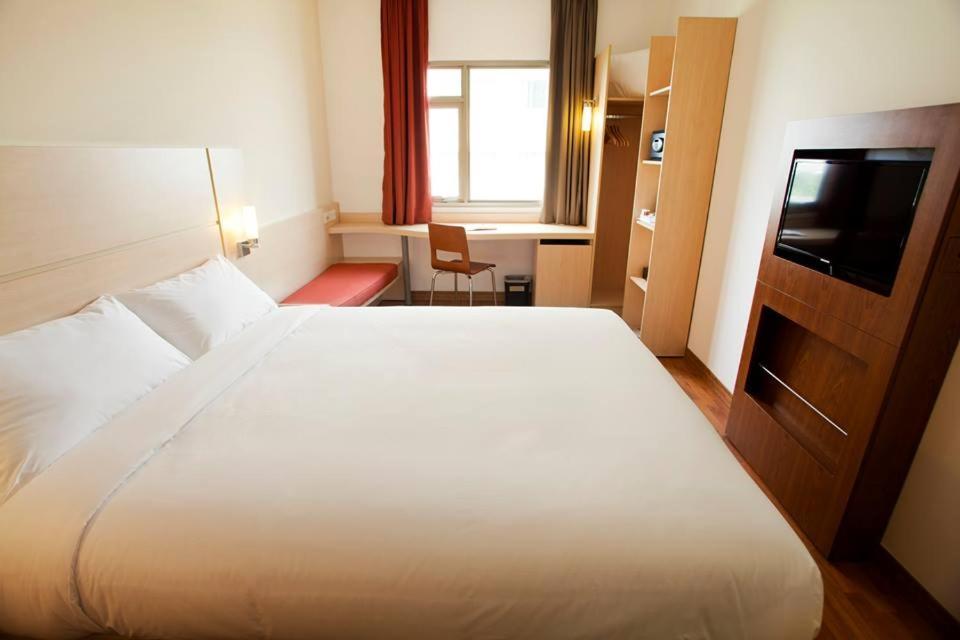 Ibis Saigon South Hotel Cidade de Ho Chi Minh Exterior foto